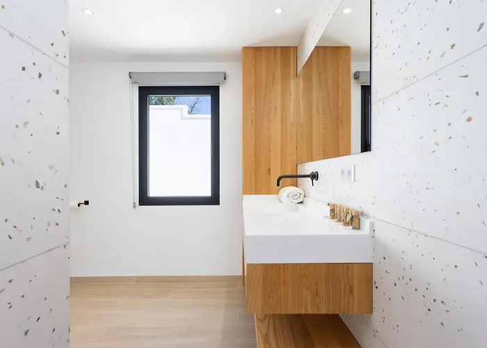 Santi Villa Callao Salvaje