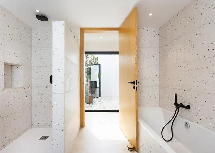 Santi Villa Callao Salvaje