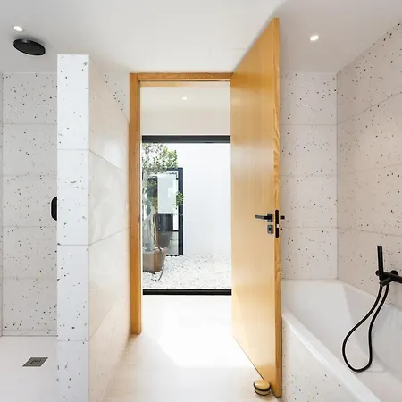 Santi וילה קיאו סלבאחה